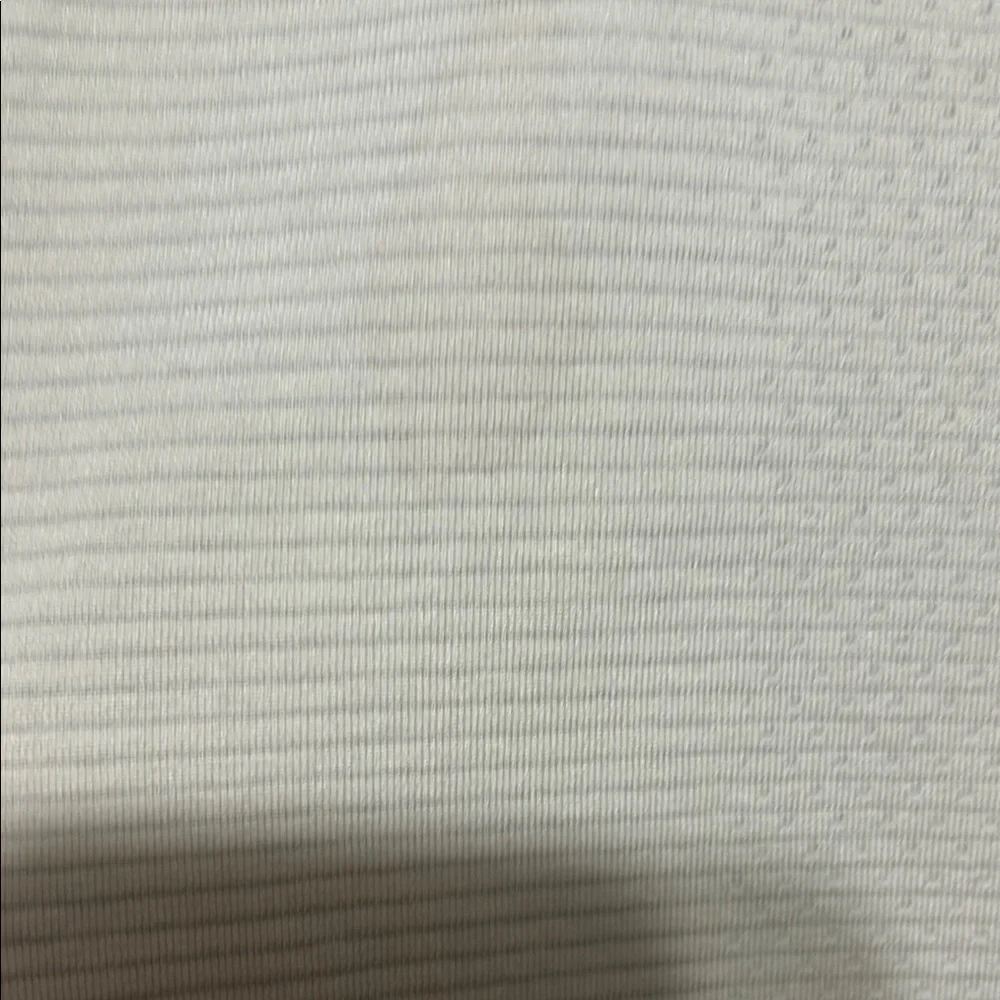 Lululemon Athletica Cream Fitted Long Sleeve Tee - Picture 6 of 9